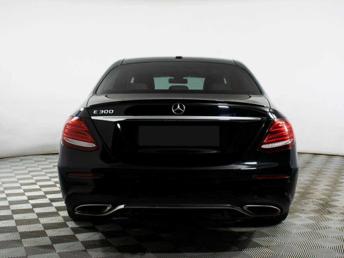 Mercedes-Benz E-Класс с пробегом — 2017 год. Фото: #4