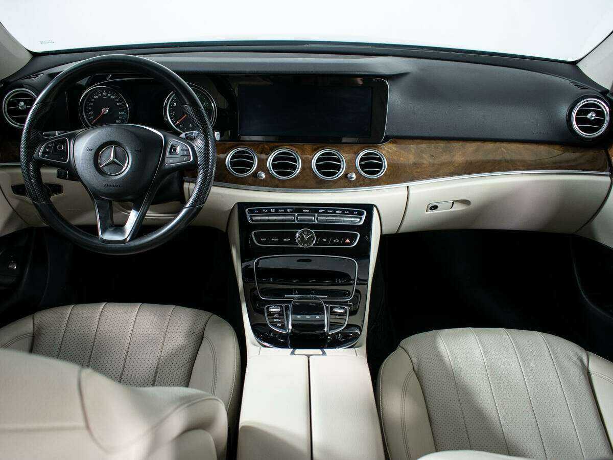 Mercedes-Benz E-Класс с пробегом — 2017 год. Фото: #9