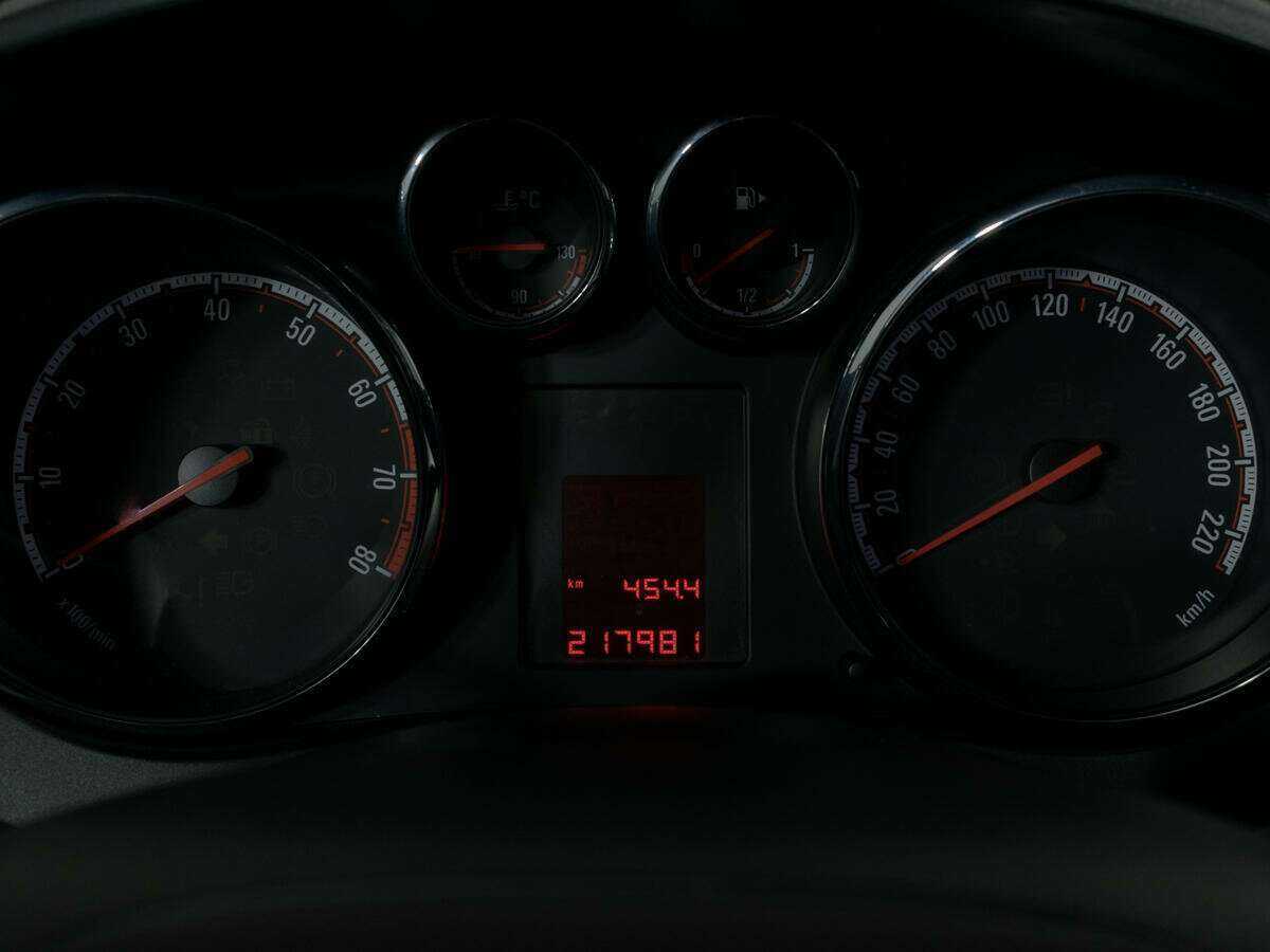 Opel Meriva с пробегом — 2013 год. Фото: #11