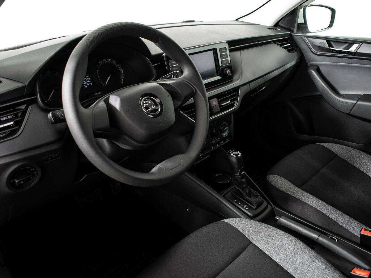 Skoda Rapid с пробегом — 2022 год. Фото: #10