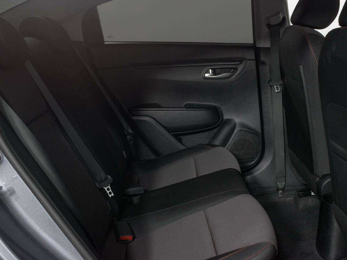 Kia Rio с пробегом — 2020 год. Фото: #11