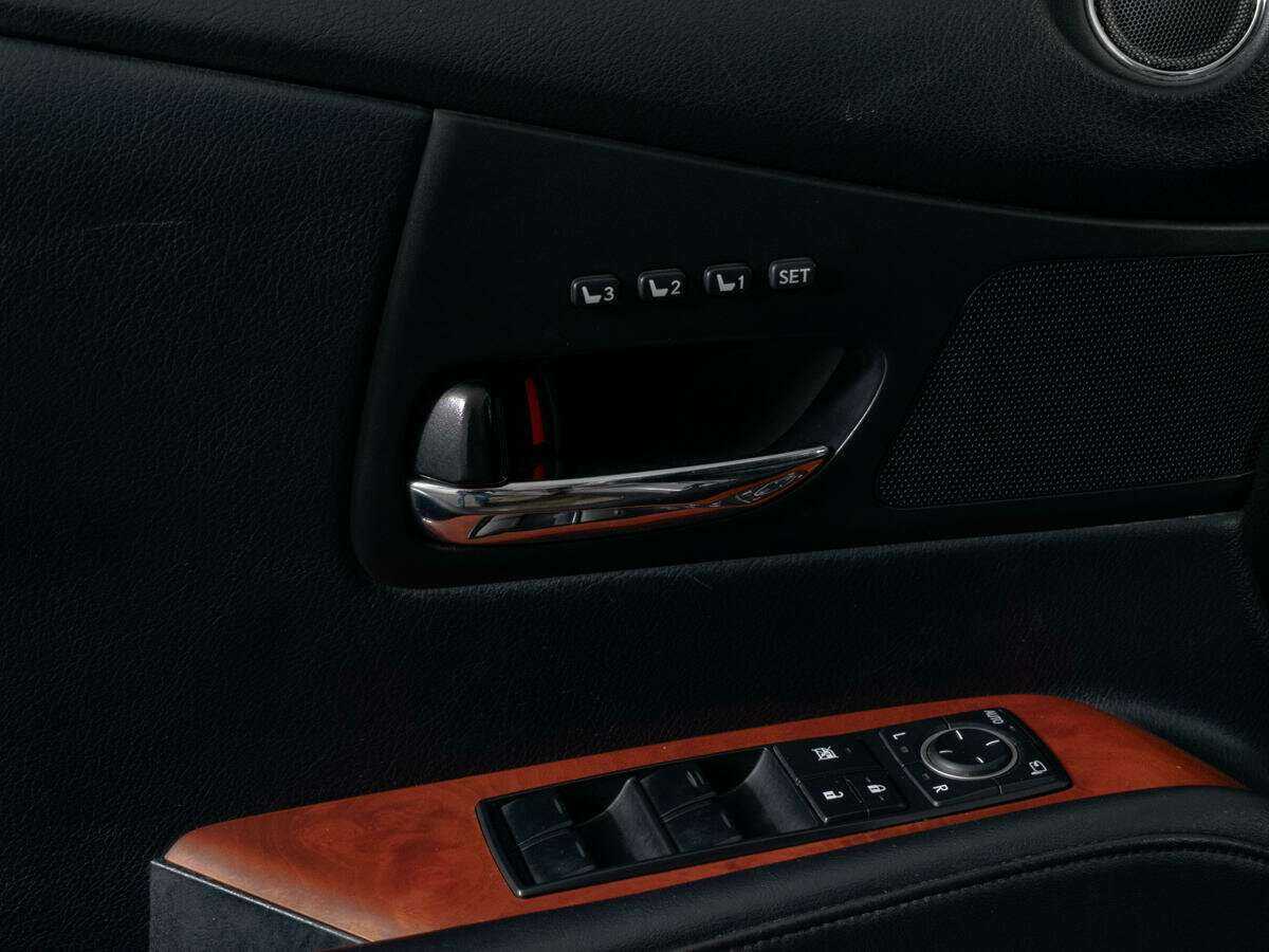 Lexus RX с пробегом — 2010 год. Фото: #18