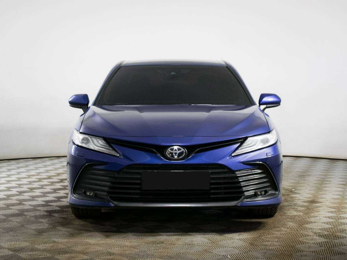 Toyota Camry с пробегом — 2021 год. Фото: #1