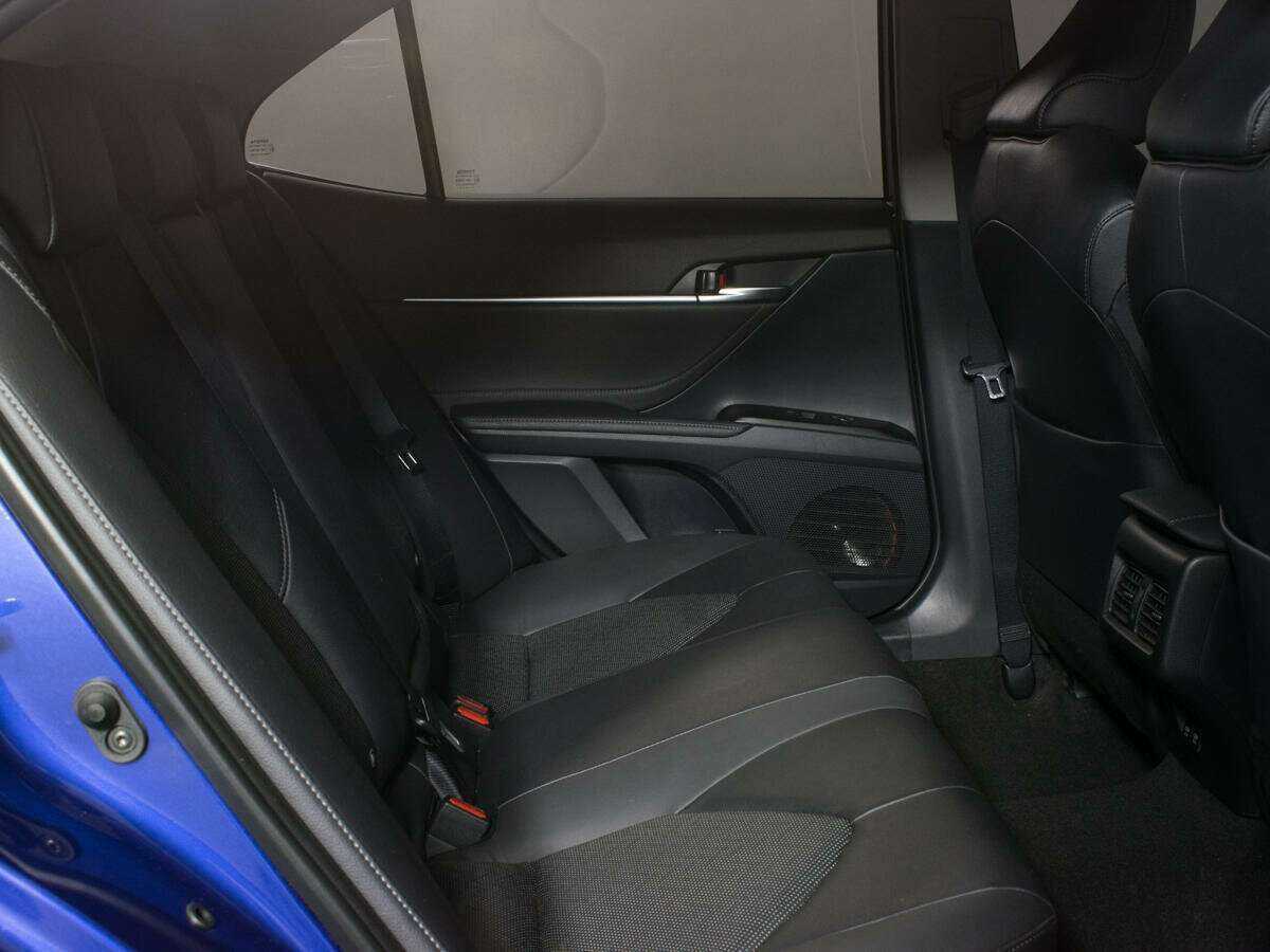 Toyota Camry с пробегом — 2021 год. Фото: #10