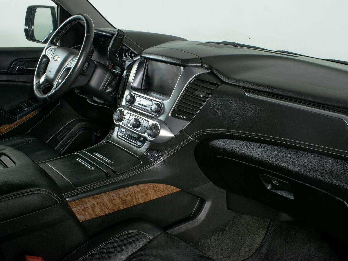 Chevrolet Tahoe с пробегом — 2016 год. Фото: #10