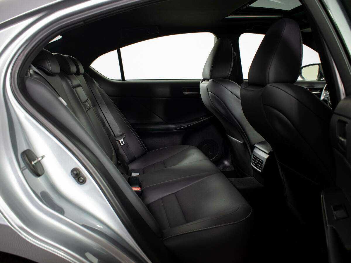 Lexus IS с пробегом — 2021 год. Фото: #6