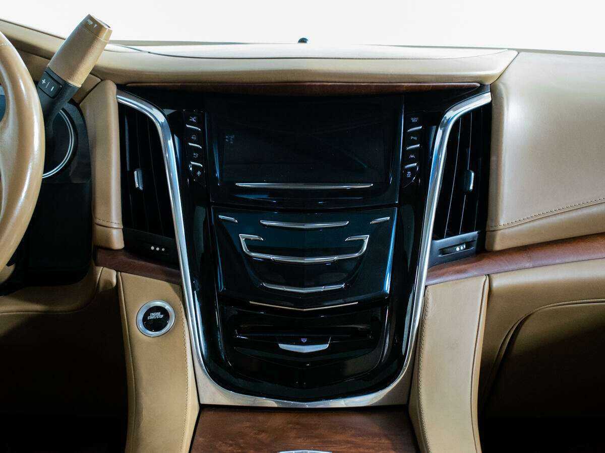 Cadillac Escalade с пробегом — 2016 год. Фото: #10