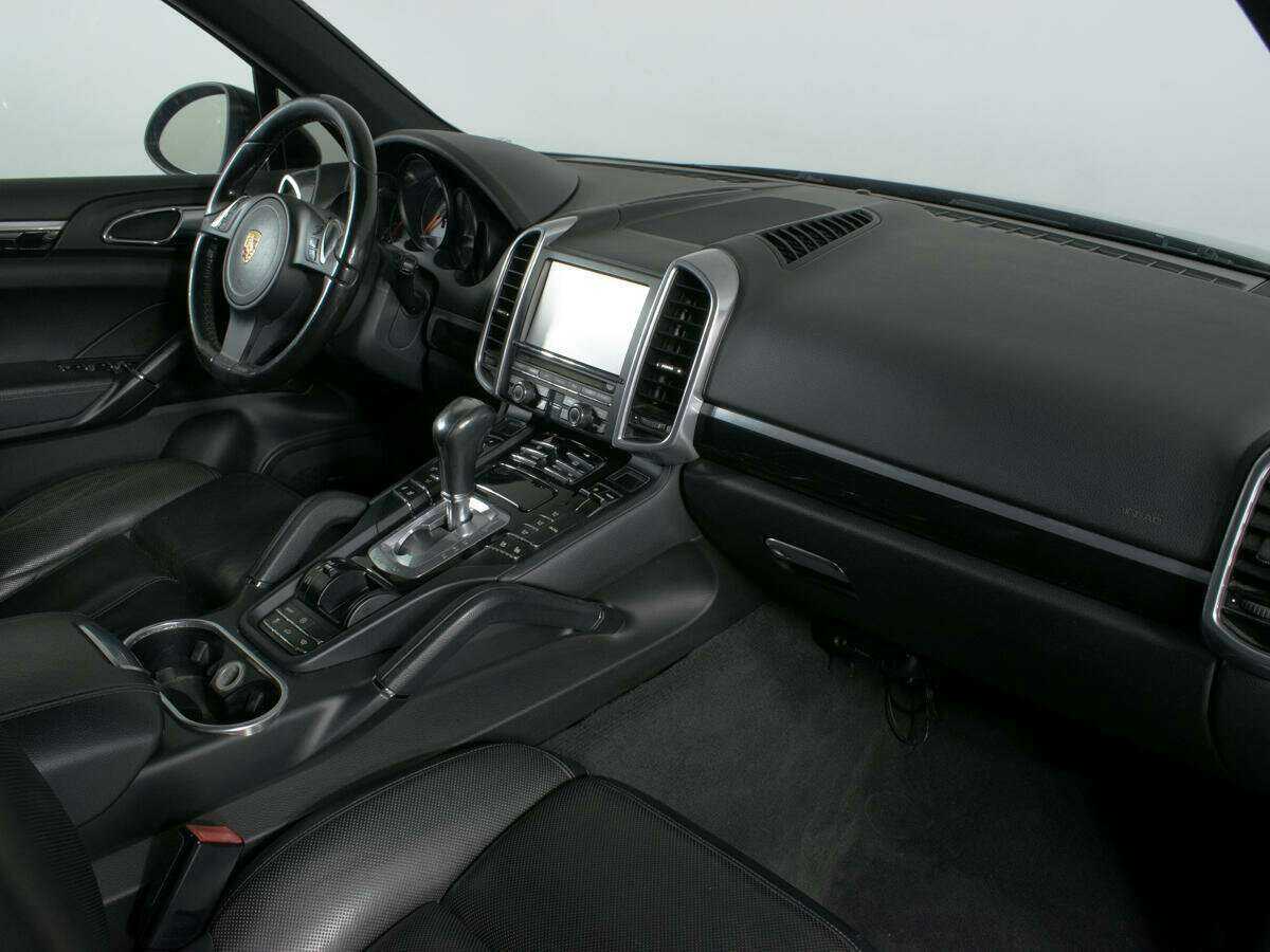 Porsche Cayenne с пробегом — 2010 год. Фото: #7