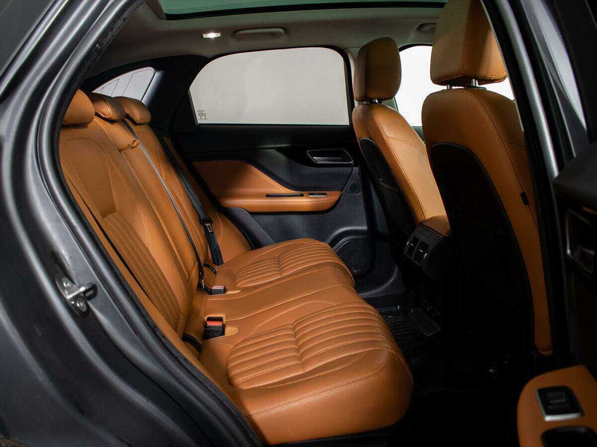 Jaguar F-Pace с пробегом — 2018 год. Фото: #9