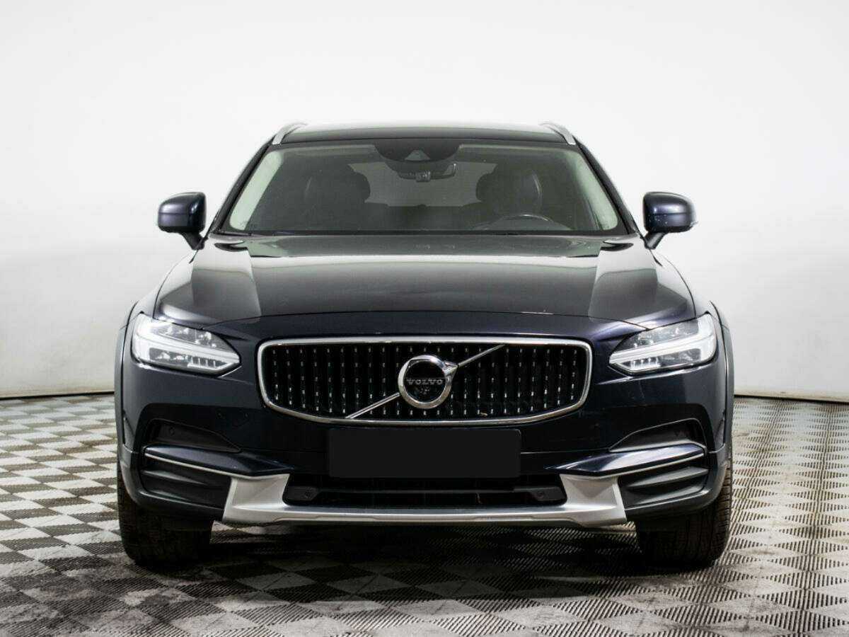 Volvo V90 Cross Country с пробегом — 2018 год. Фото: #1