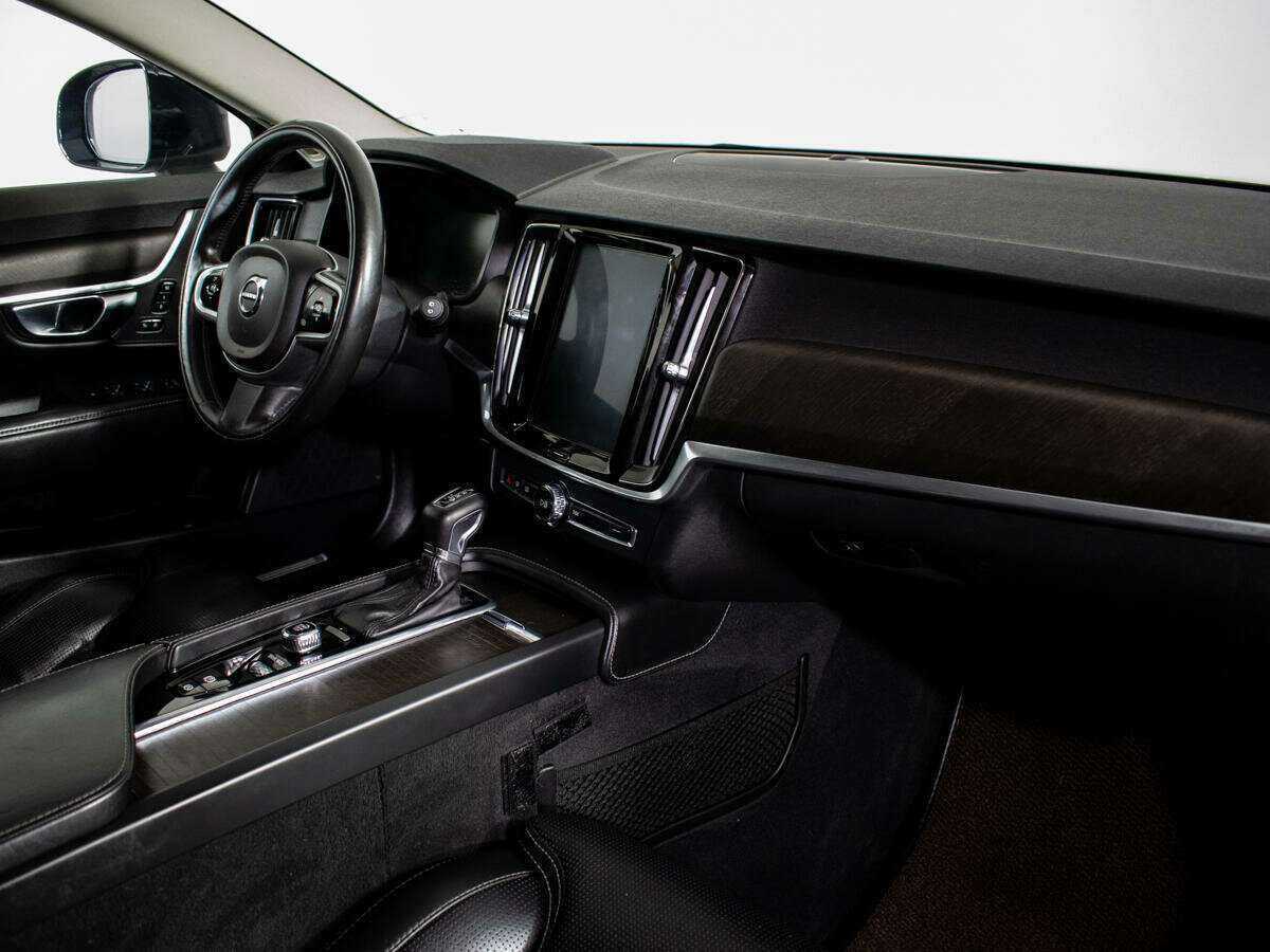 Volvo V90 Cross Country с пробегом — 2018 год. Фото: #8