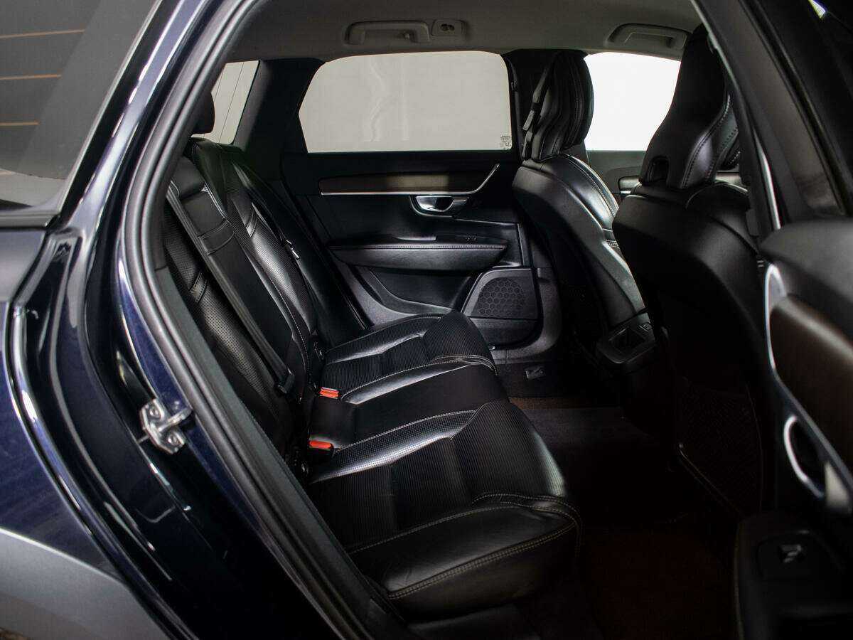 Volvo V90 Cross Country с пробегом — 2018 год. Фото: #9