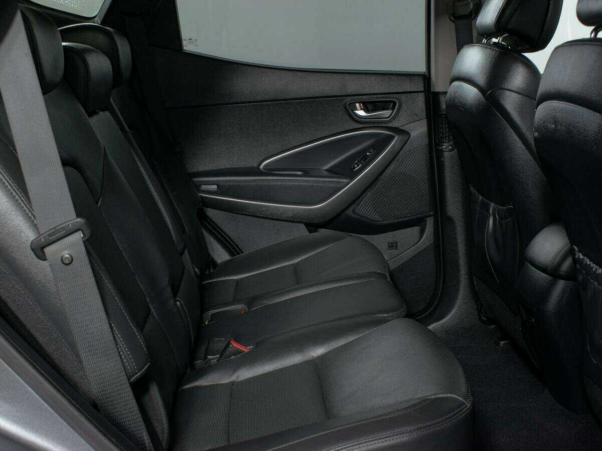 Hyundai Santa Fe с пробегом — 2017 год. Фото: #9