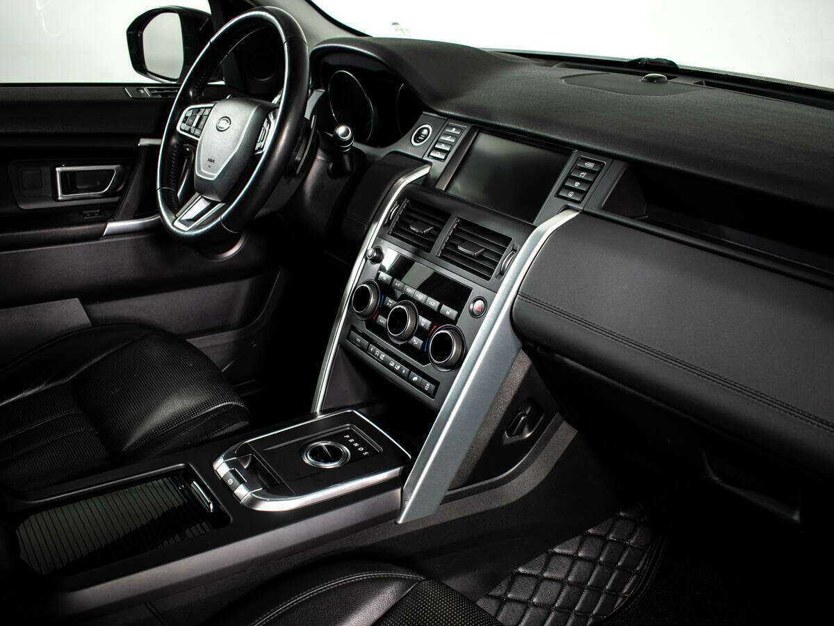 Land Rover Discovery Sport с пробегом — 2015 год. Фото: #8