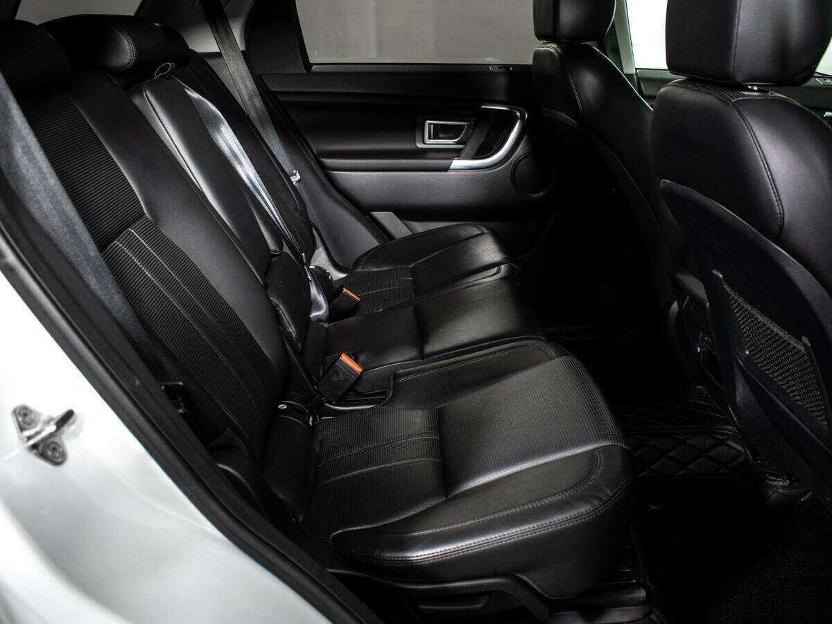 Land Rover Discovery Sport с пробегом — 2015 год. Фото: #9