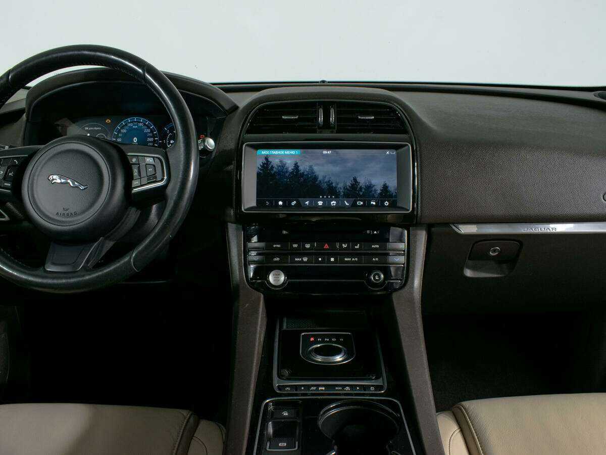 Jaguar F-Pace с пробегом — 2016 год. Фото: #10