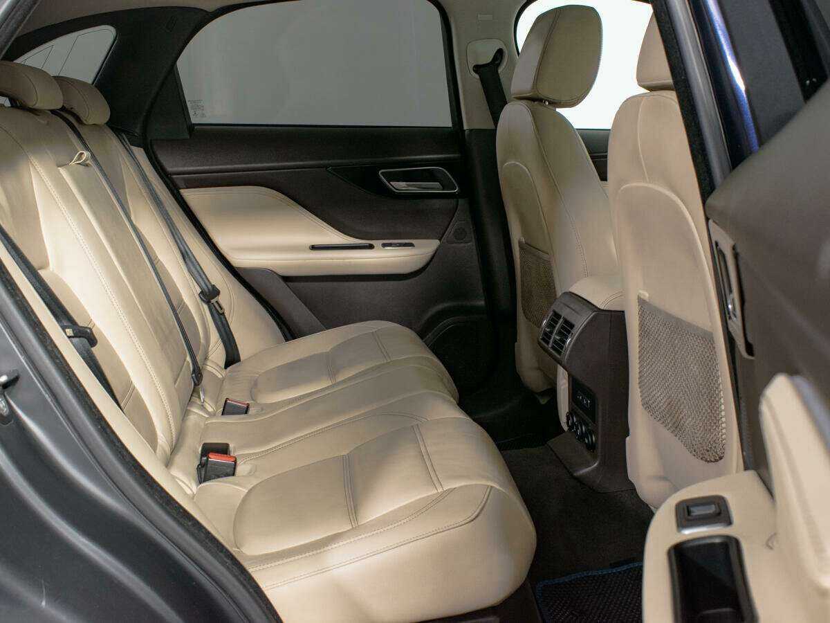 Jaguar F-Pace с пробегом — 2016 год. Фото: #14