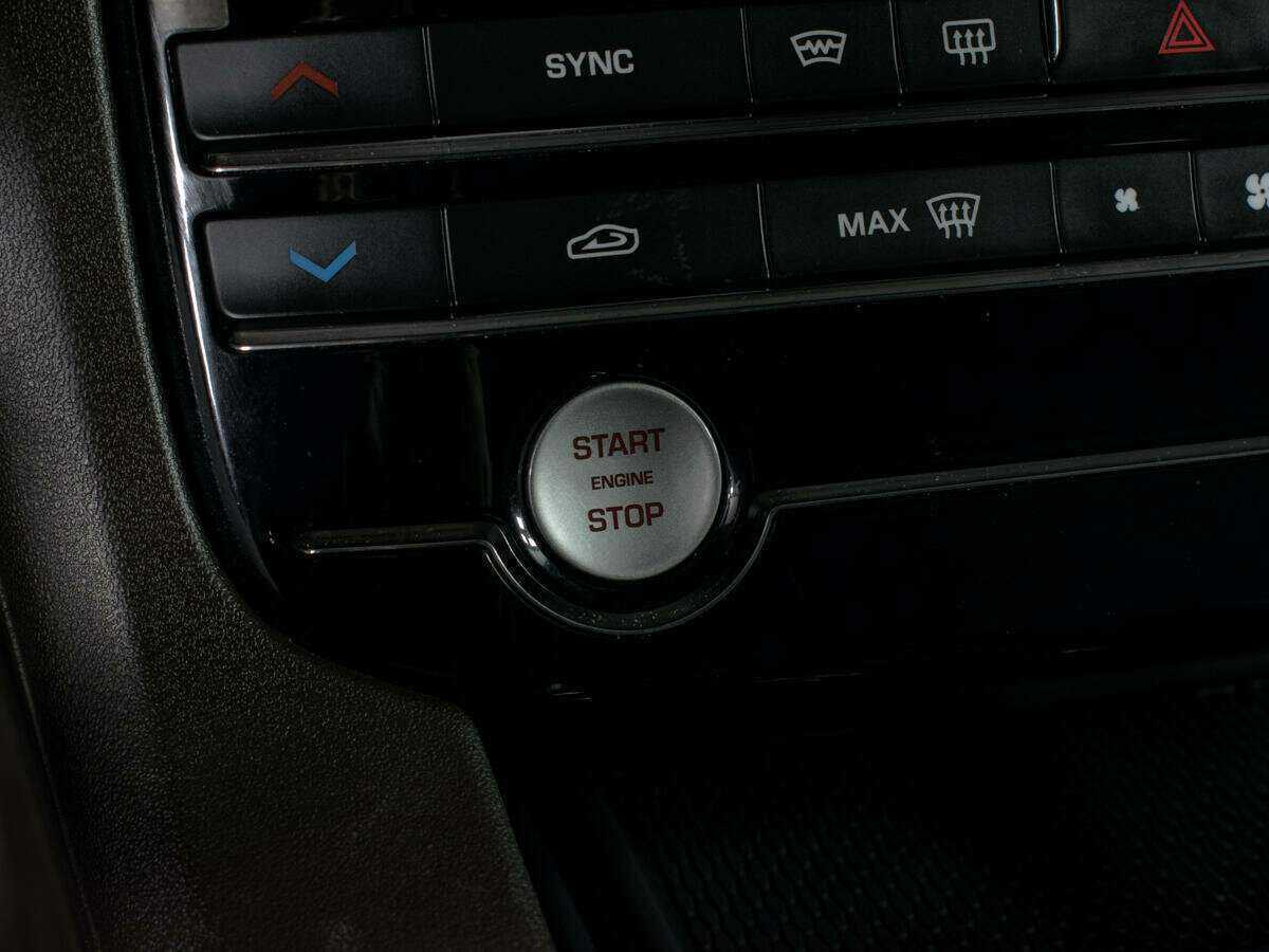 Jaguar F-Pace с пробегом — 2016 год. Фото: #18