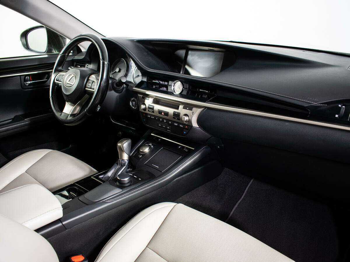 Lexus ES с пробегом — 2017 год. Фото: #6