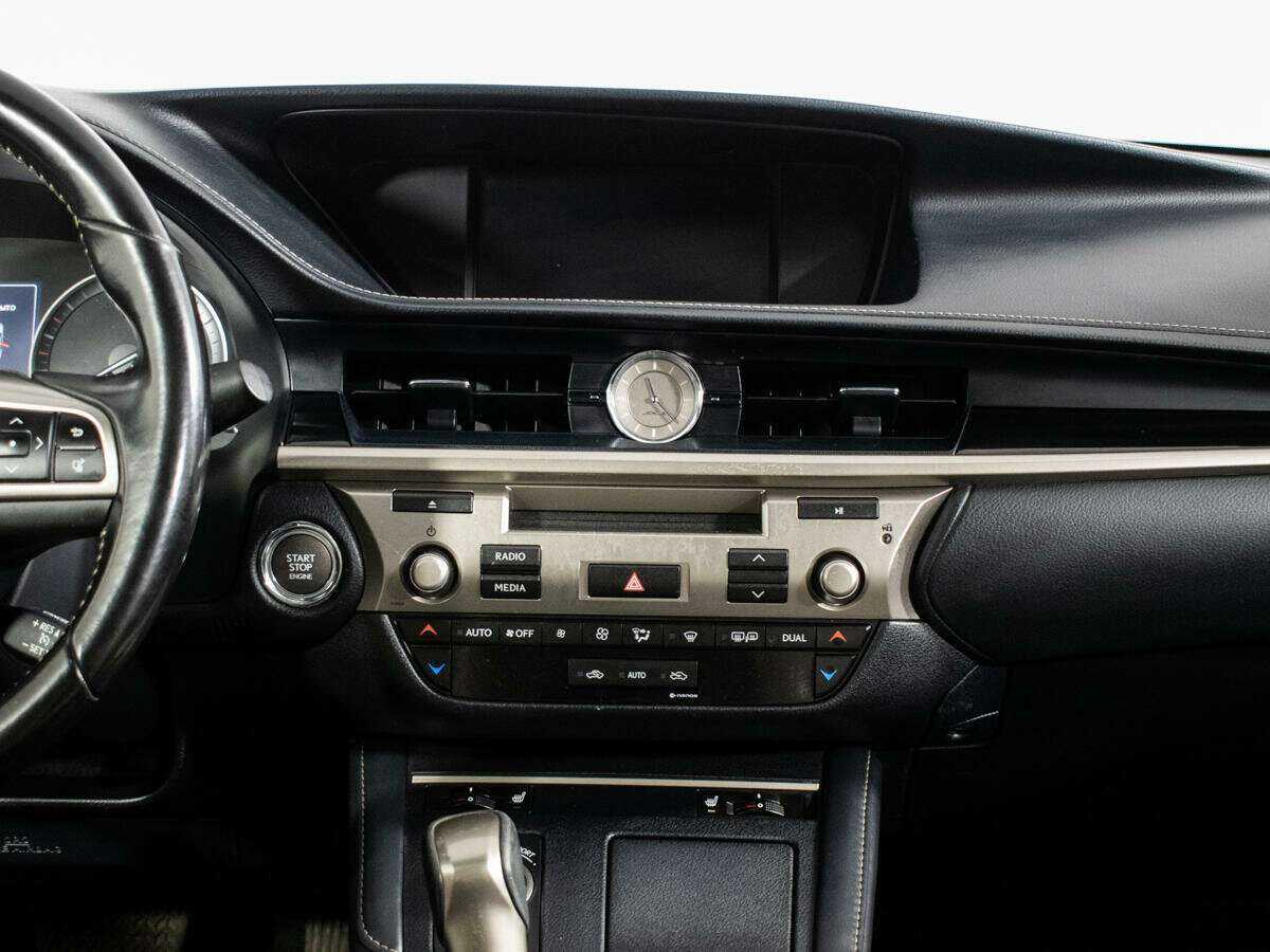 Lexus ES с пробегом — 2017 год. Фото: #8