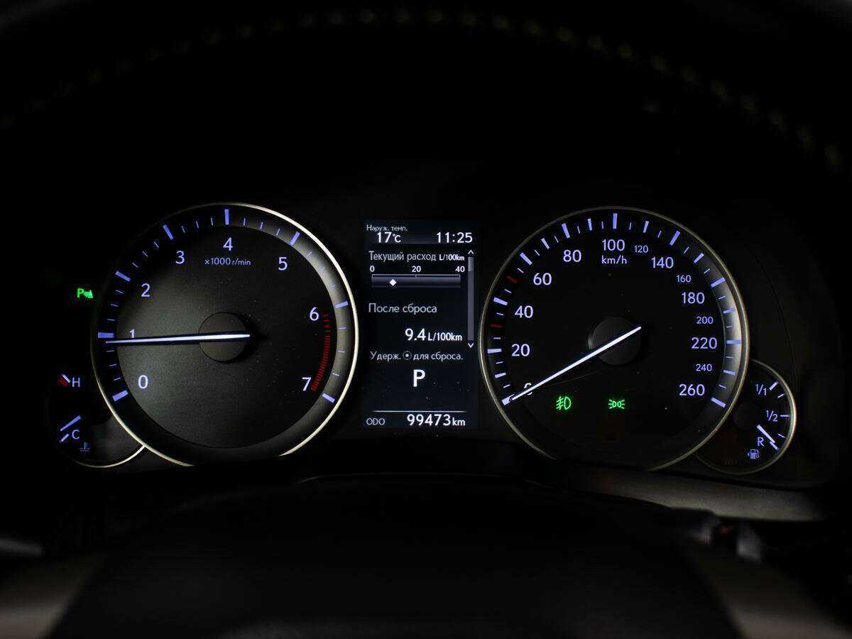 Lexus ES с пробегом — 2017 год. Фото: #9