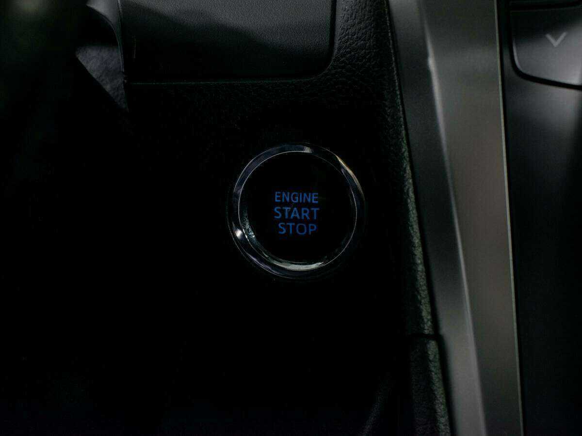 Toyota Camry с пробегом — 2017 год. Фото: #17