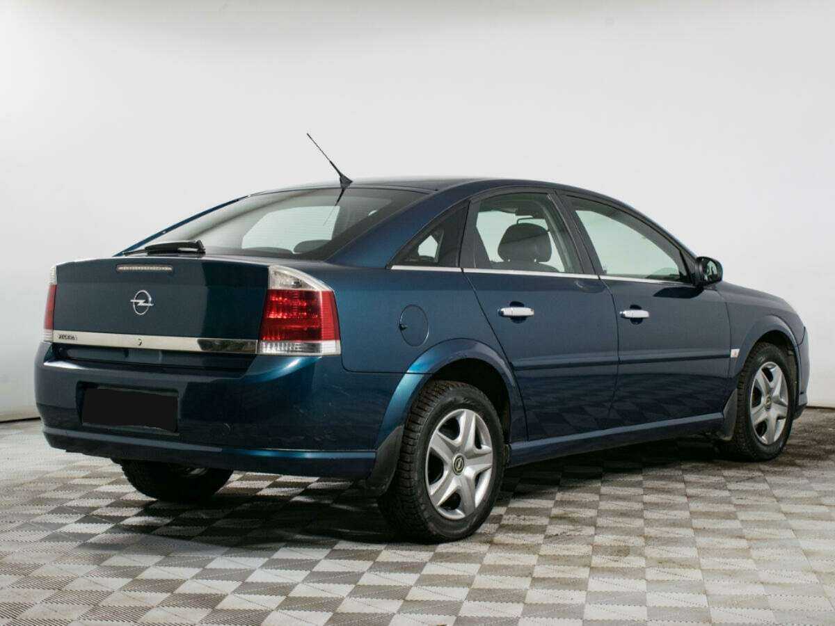 Opel Vectra с пробегом — 2007 год. Фото: #4