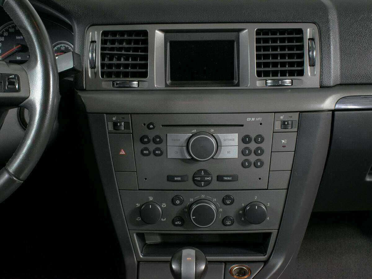 Opel Vectra с пробегом — 2007 год. Фото: #11