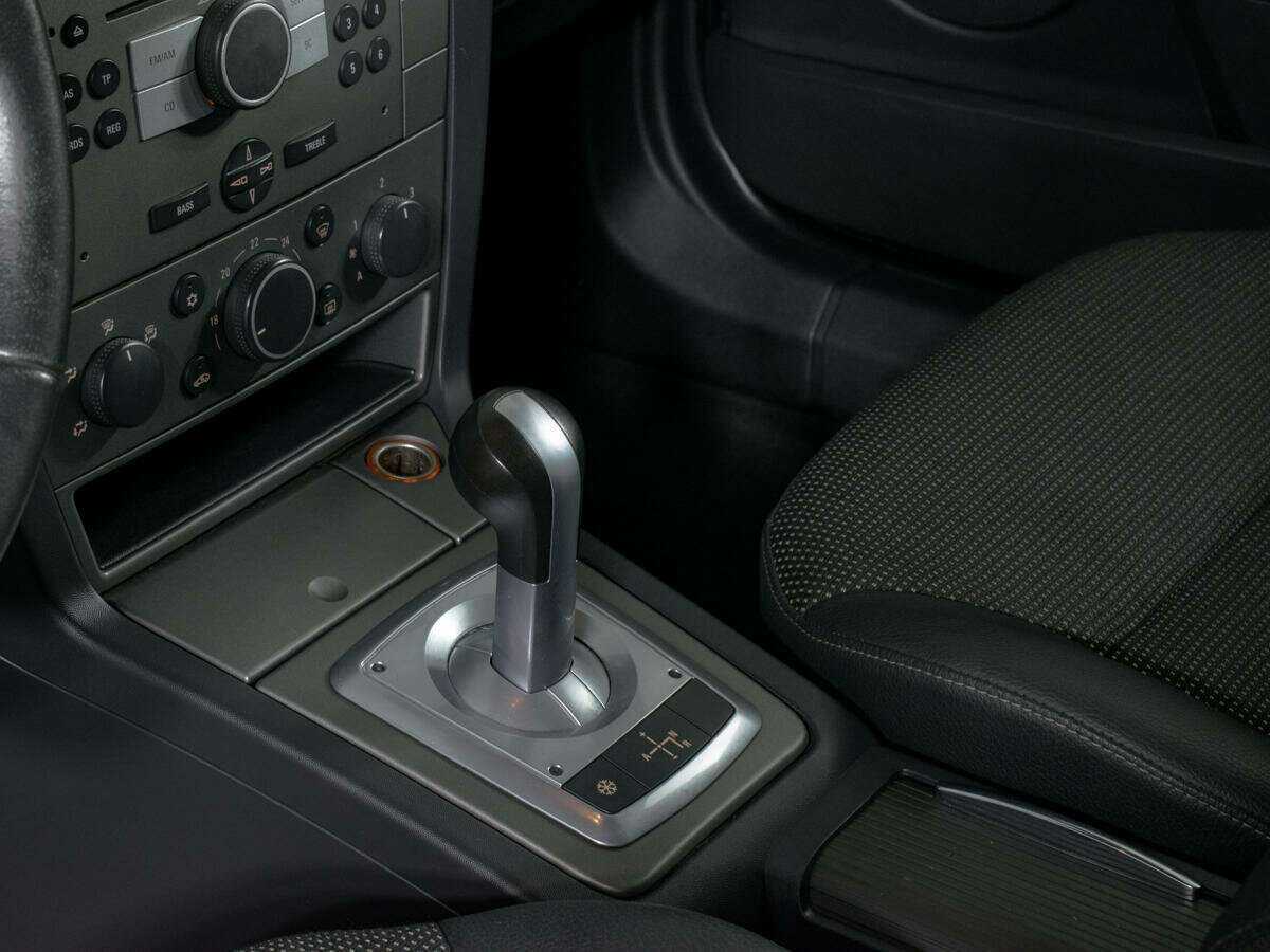 Opel Vectra с пробегом — 2007 год. Фото: #15