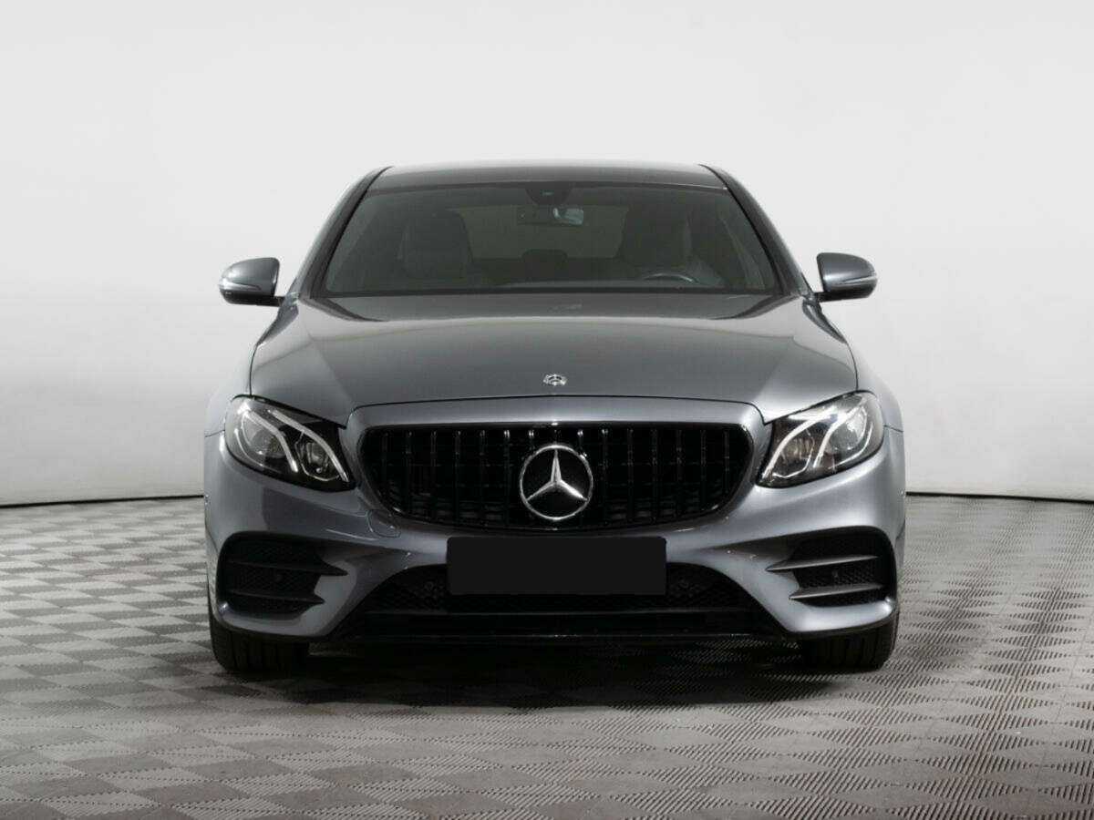 Mercedes-Benz E-Класс с пробегом — 2019 год. Фото: #1