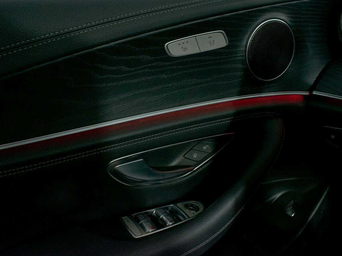 Mercedes-Benz E-Класс с пробегом — 2019 год. Фото: #19