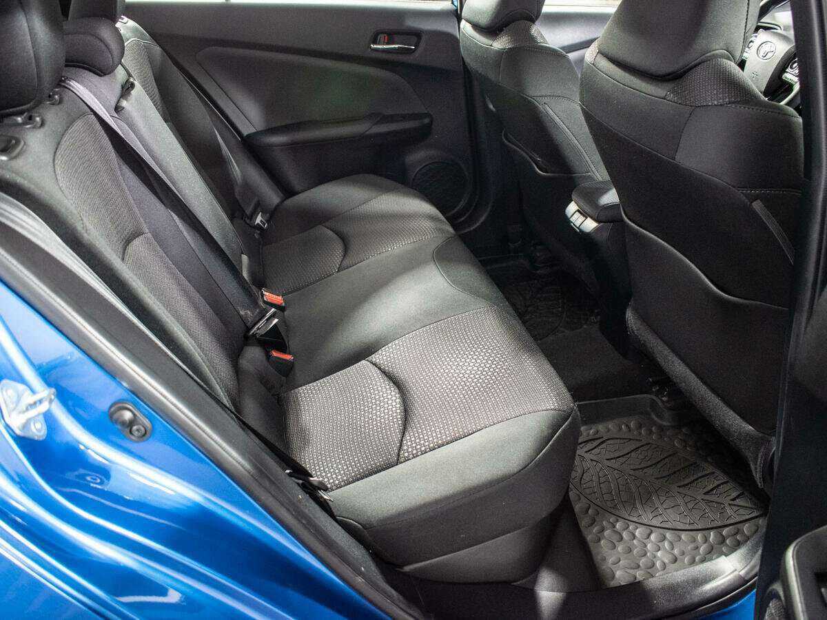 Toyota Prius с пробегом — 2020 год. Фото: #7