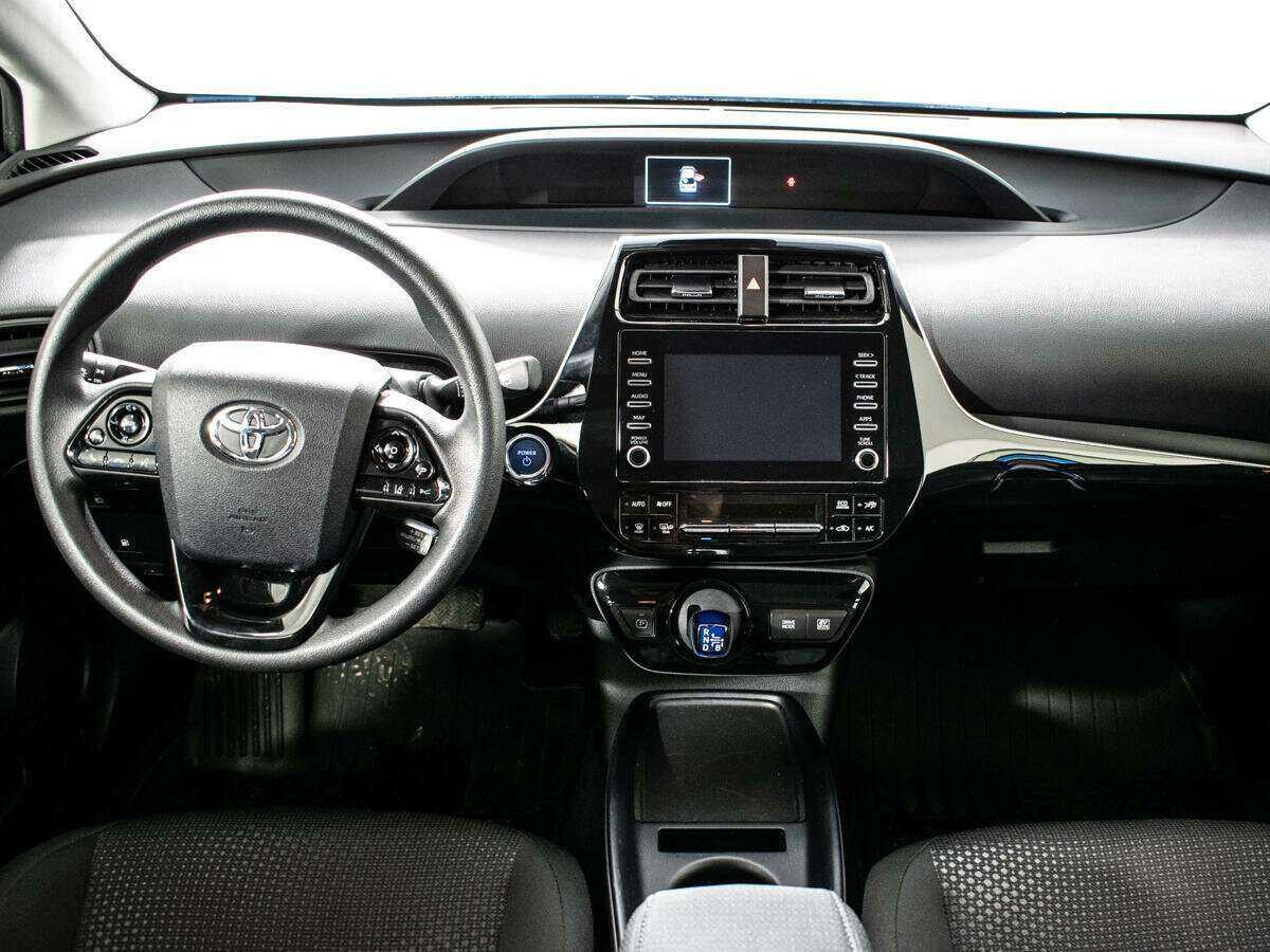 Toyota Prius с пробегом — 2020 год. Фото: #9