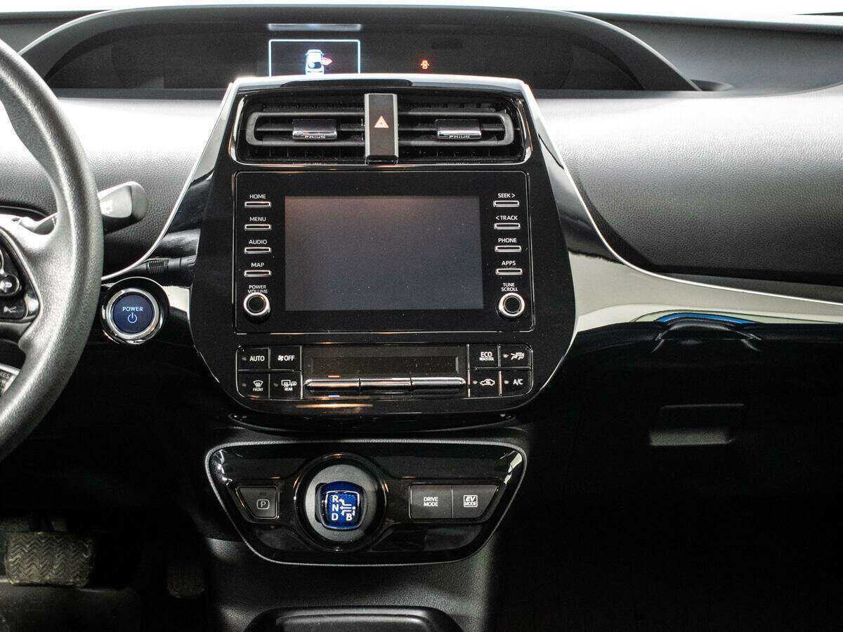 Toyota Prius с пробегом — 2020 год. Фото: #10