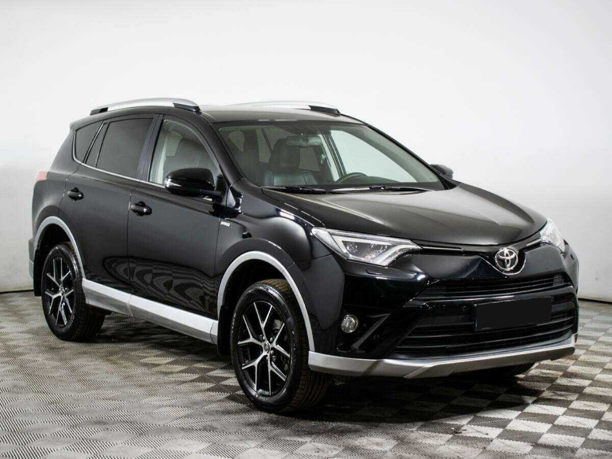 Toyota RAV4 с пробегом — 2017 год. Фото: #2