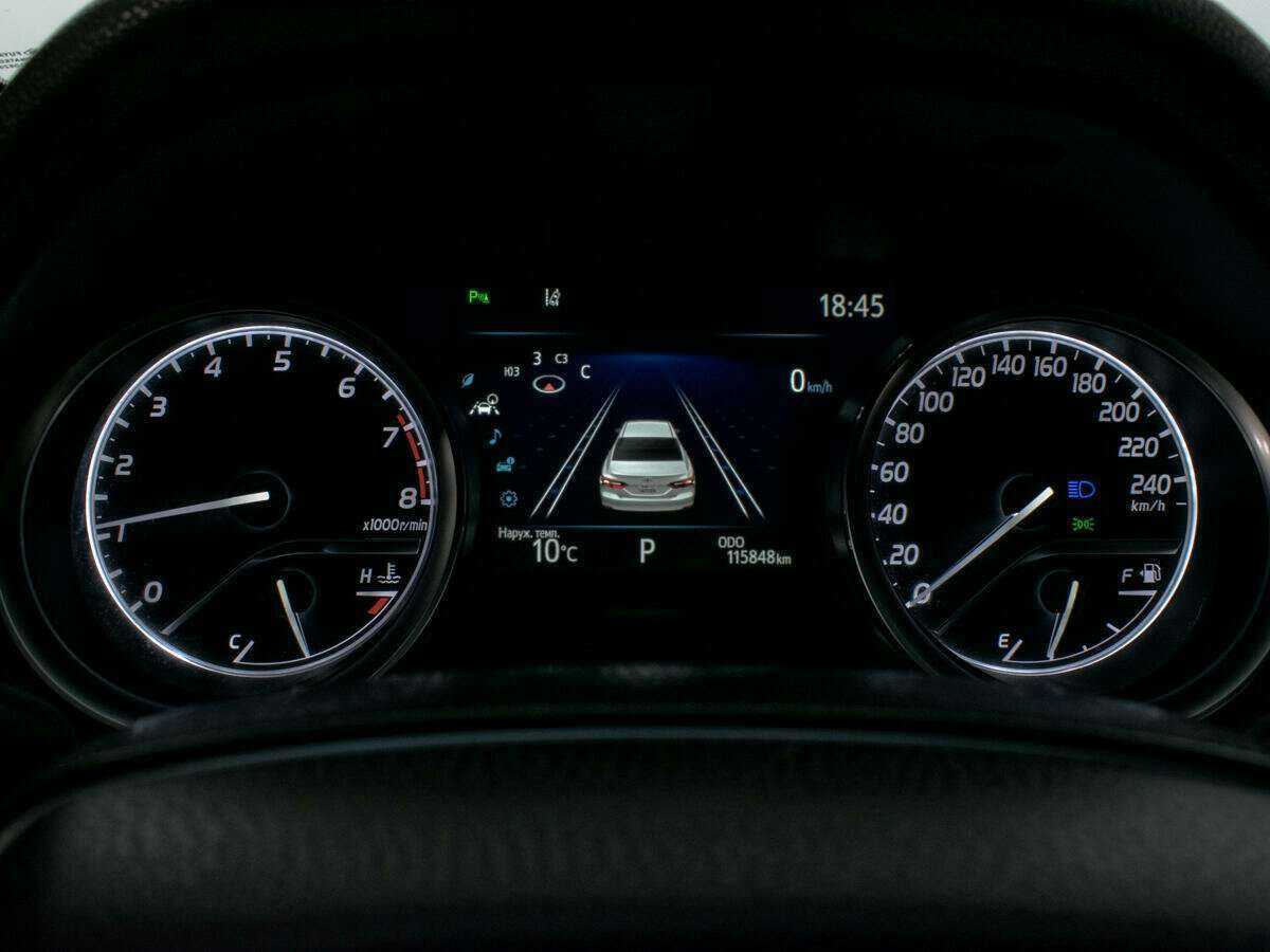 Toyota Camry с пробегом — 2020 год. Фото: #8