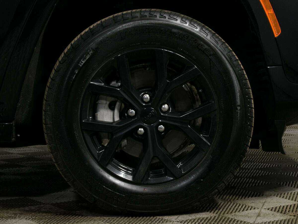 Jeep Grand Cherokee с пробегом — 2022 год. Фото: #23