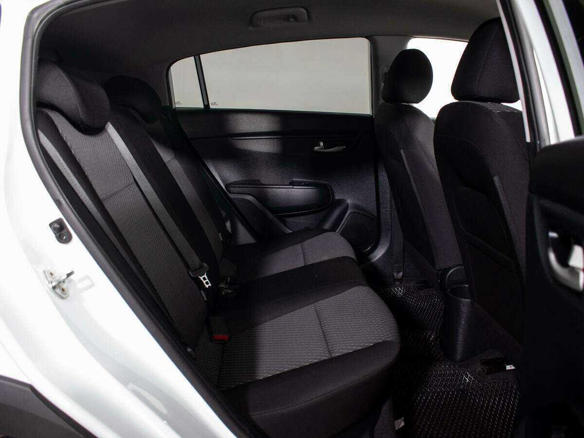 Kia Rio с пробегом — 2020 год. Фото: #9