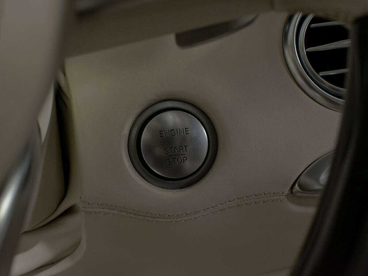 Mercedes-Benz S-Класс AMG с пробегом — 2015 год. Фото: #18