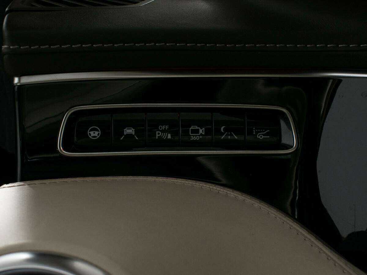 Mercedes-Benz S-Класс AMG с пробегом — 2015 год. Фото: #22