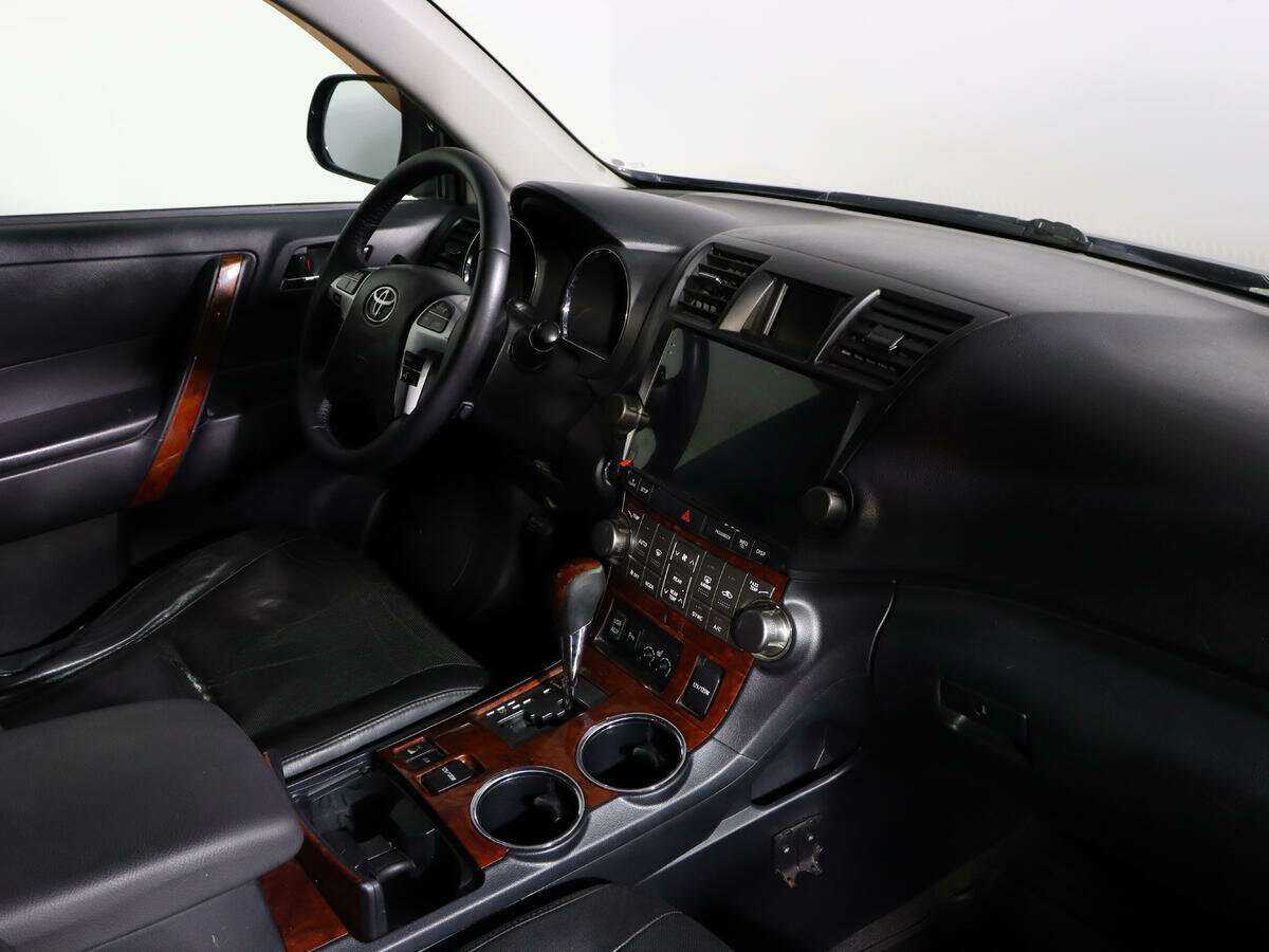 Toyota Highlander с пробегом — 2011 год. Фото: #8