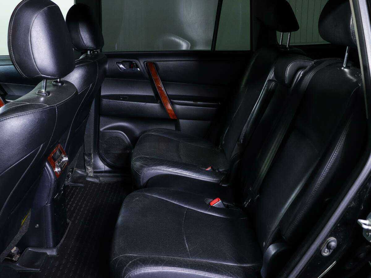 Toyota Highlander с пробегом — 2011 год. Фото: #9