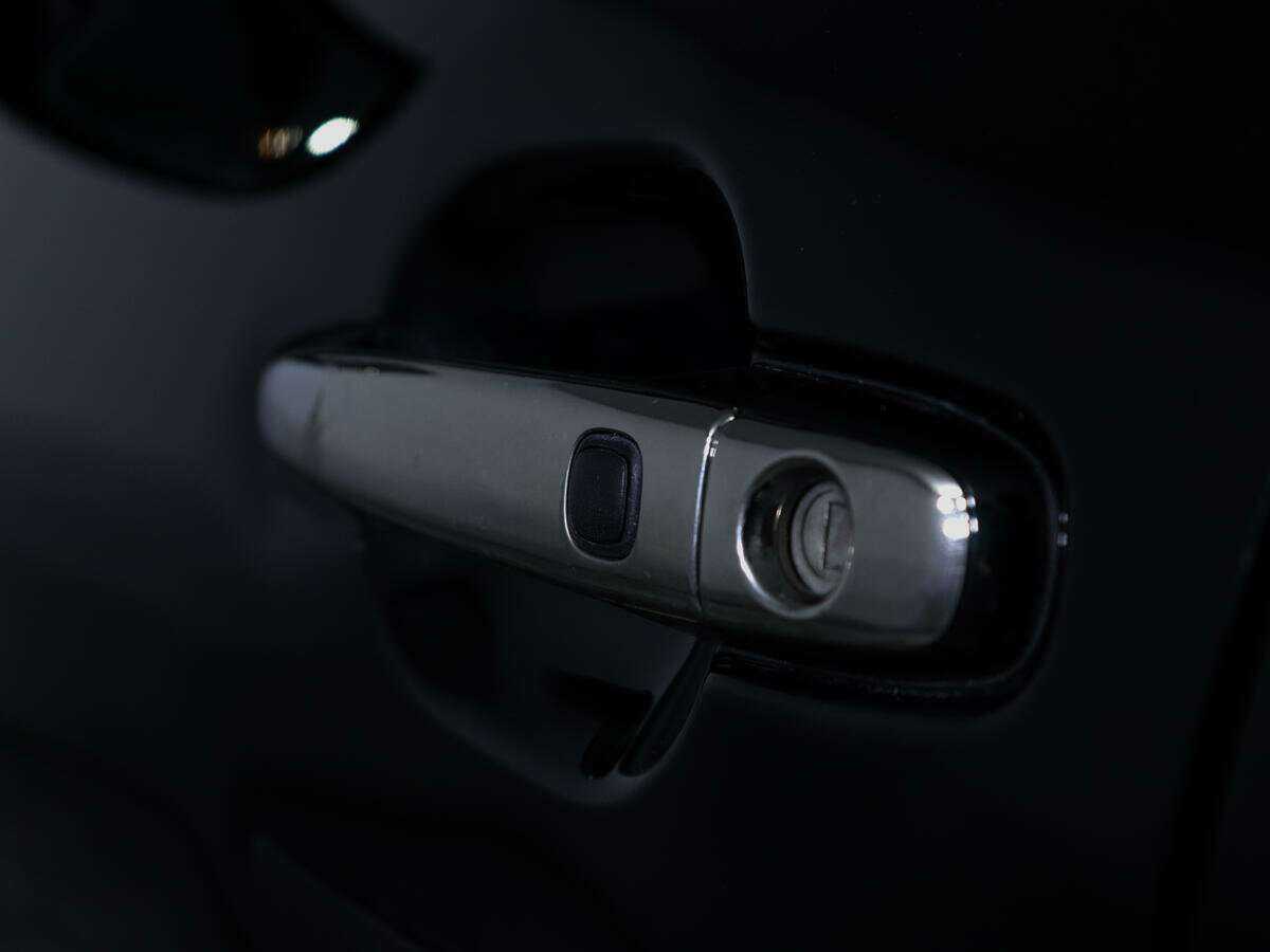 Toyota Highlander с пробегом — 2011 год. Фото: #17