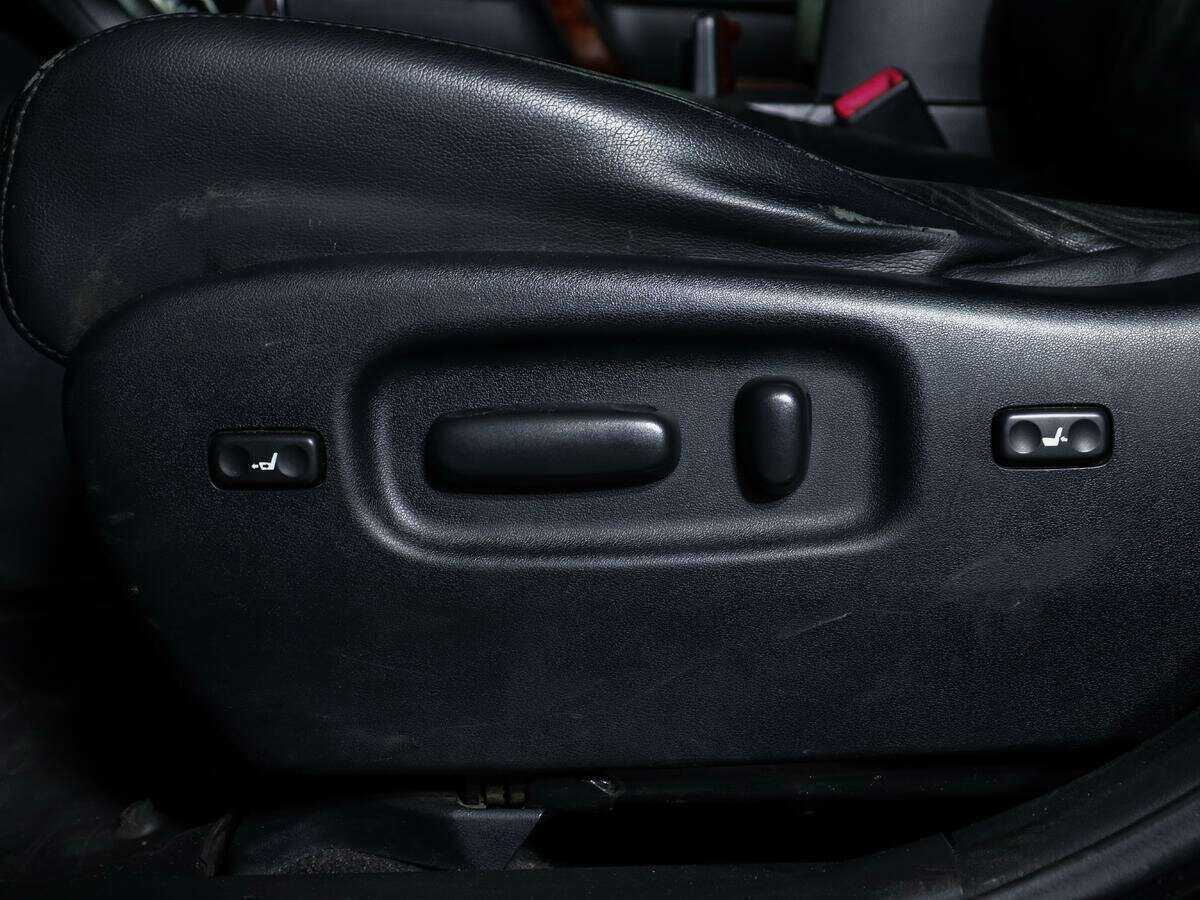 Toyota Highlander с пробегом — 2011 год. Фото: #19