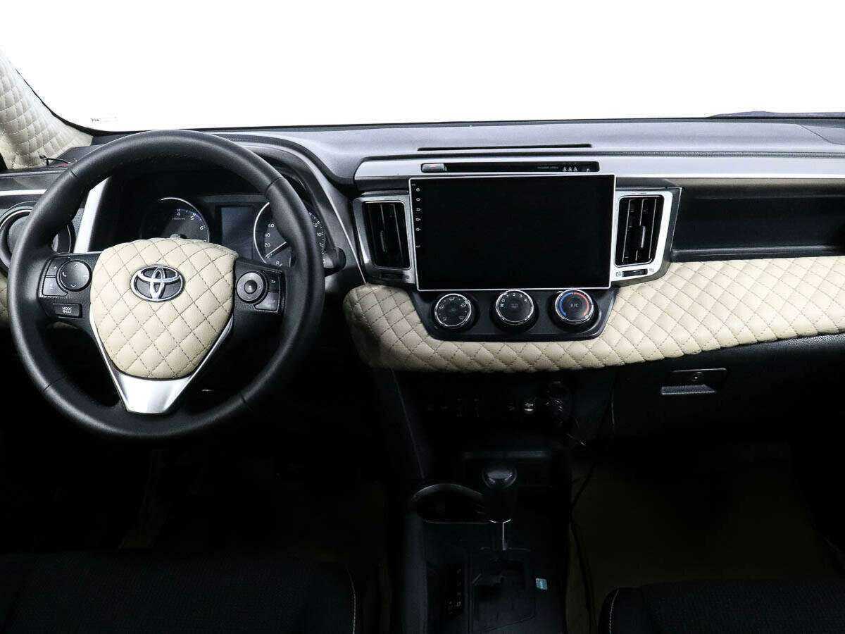 Toyota RAV4 с пробегом — 2016 год. Фото: #9
