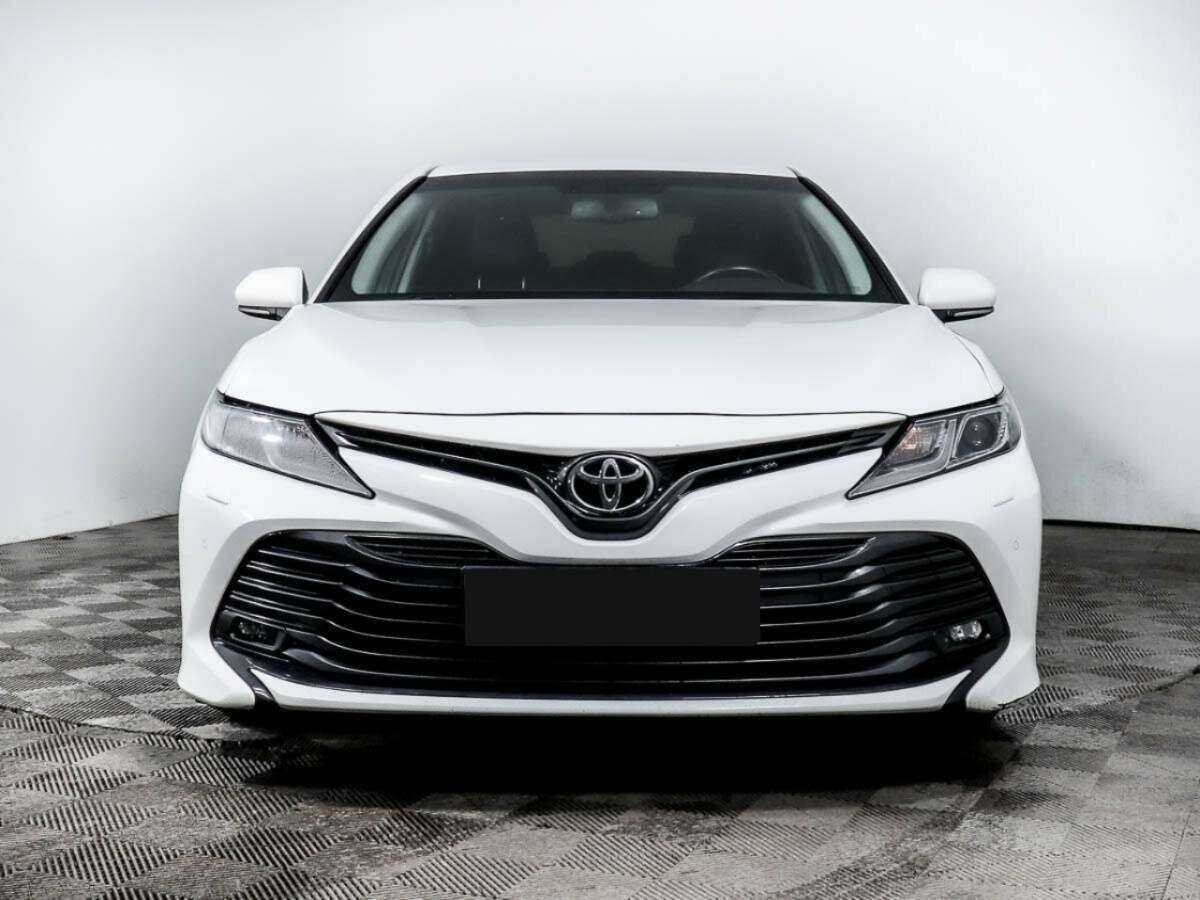 Toyota Camry с пробегом — 2020 год. Фото: #1