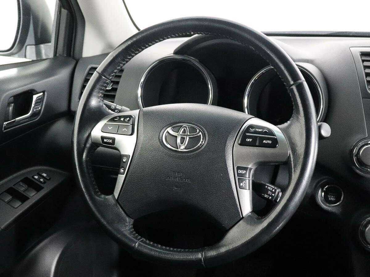 Toyota Highlander с пробегом — 2011 год. Фото: #12