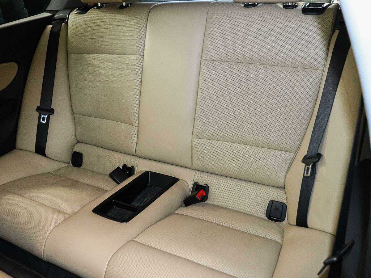 BMW 1 серии с пробегом — 2009 год. Фото: #8