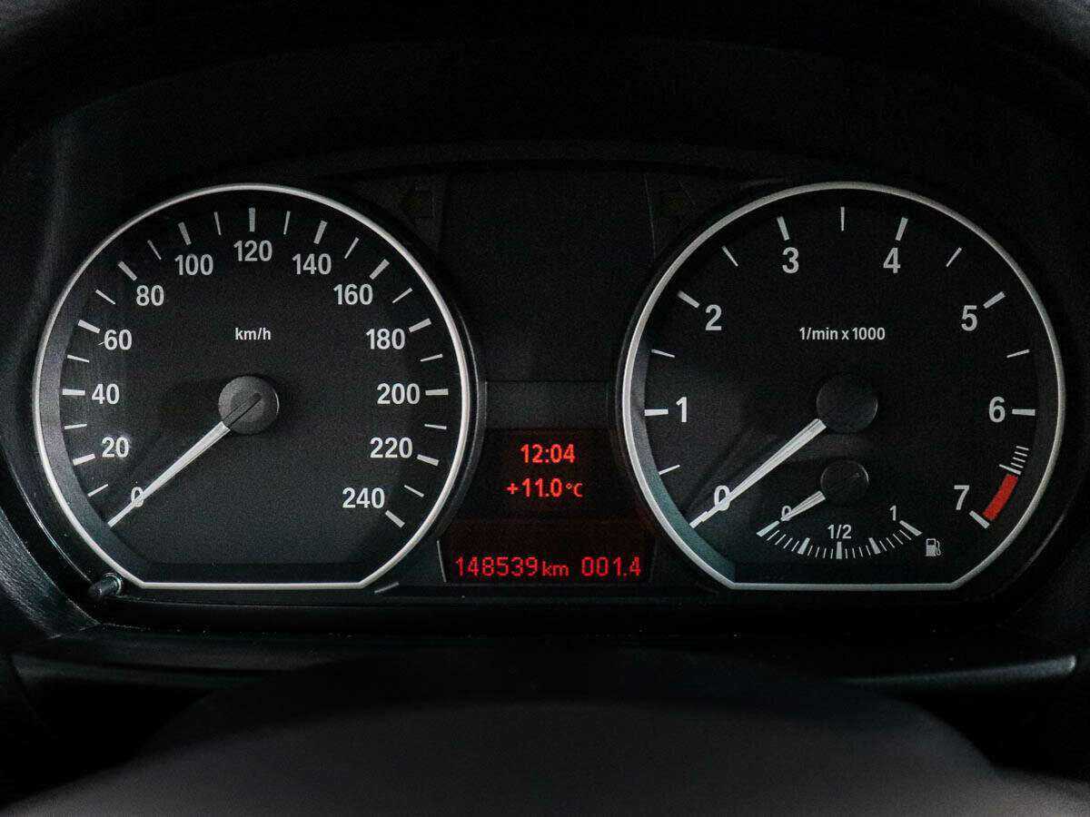 BMW 1 серии с пробегом — 2009 год. Фото: #9