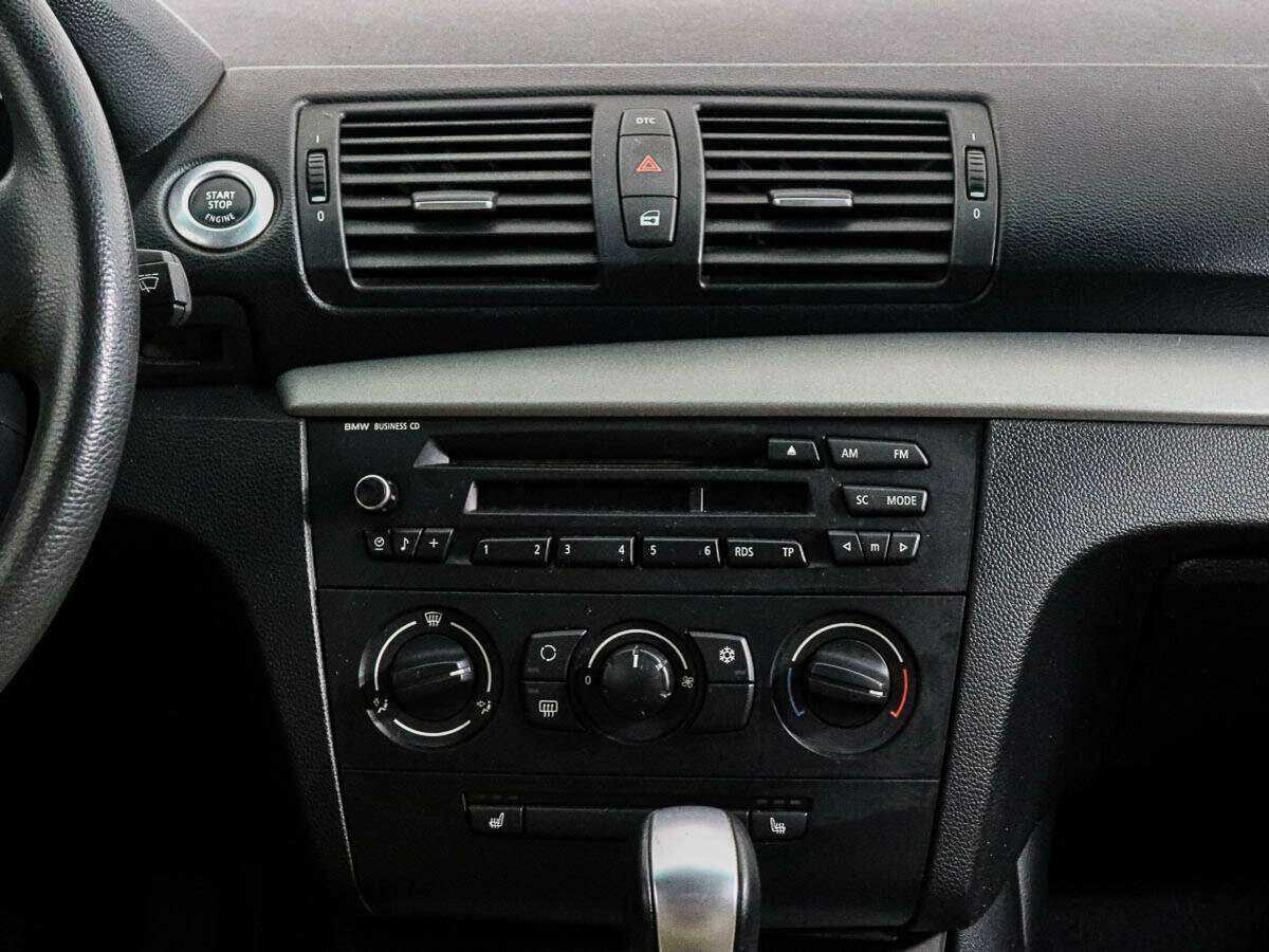 BMW 1 серии с пробегом — 2009 год. Фото: #11